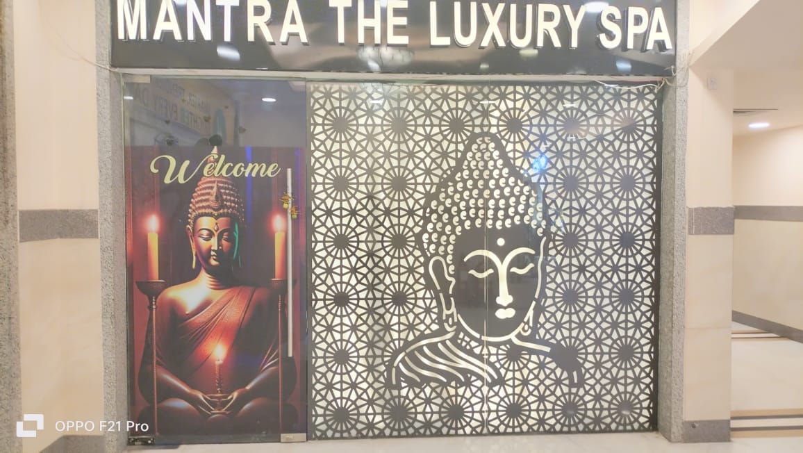 Mantra The Luxury Spa room area